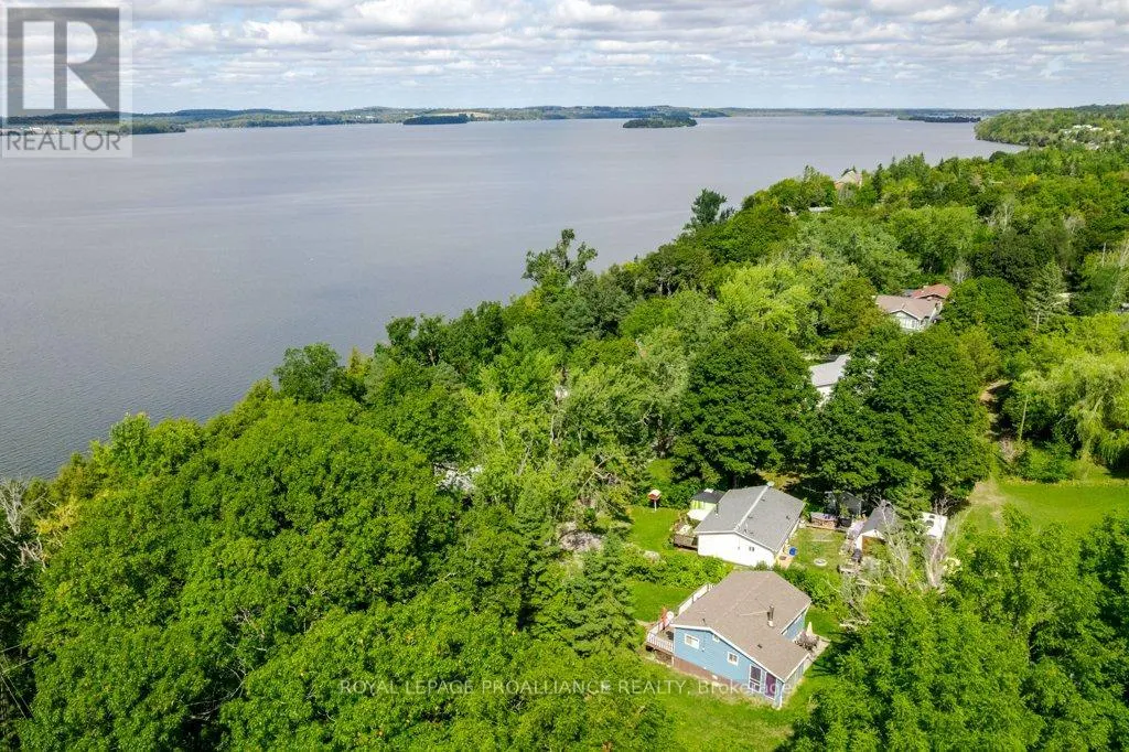 UNIT #11 - 422 ISLAND VIEW ROAD, #Unit #11