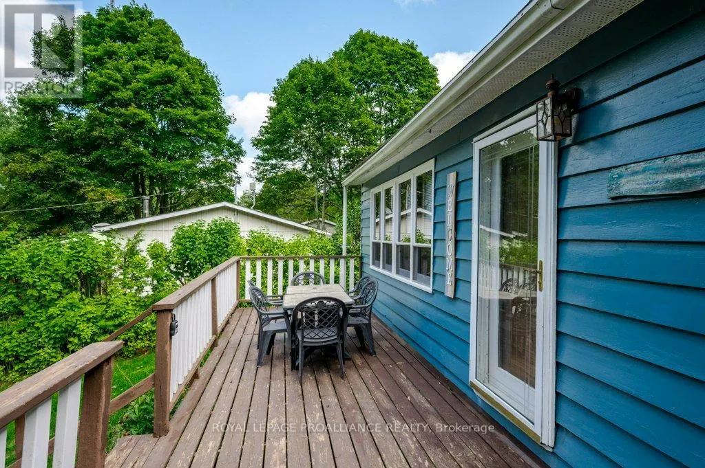 UNIT #11 - 422 ISLAND VIEW ROAD, #Unit #11