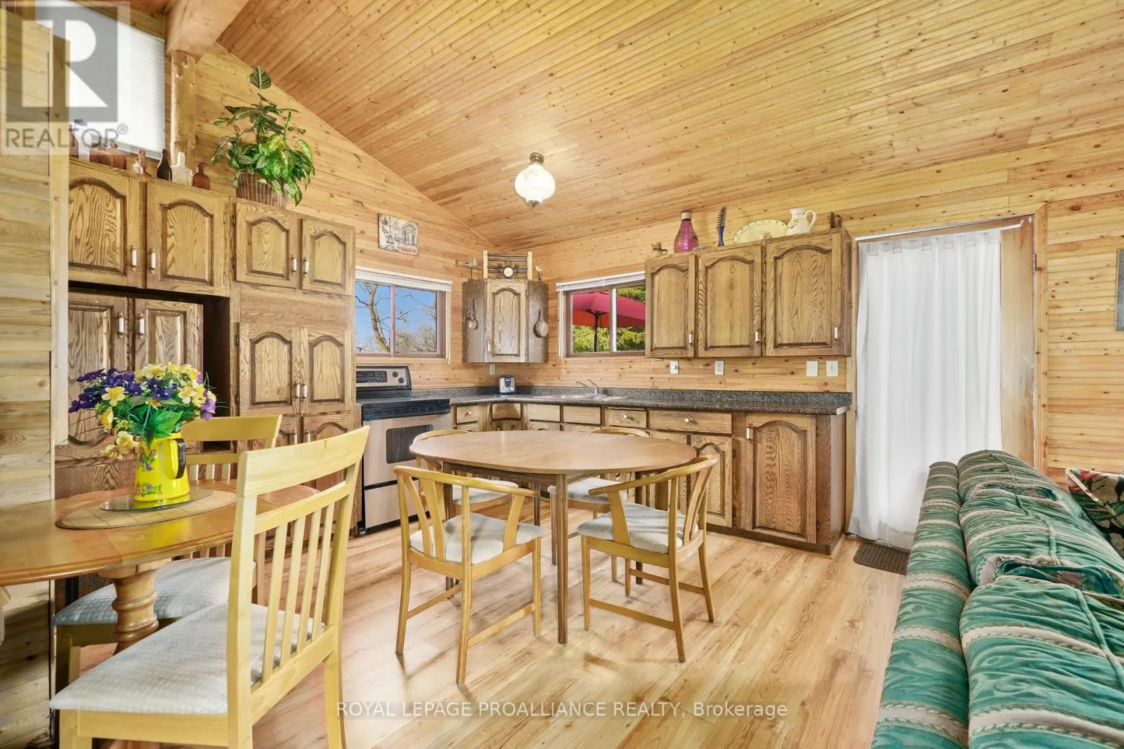 UNIT #11 - 422 ISLAND VIEW ROAD, #Unit #11