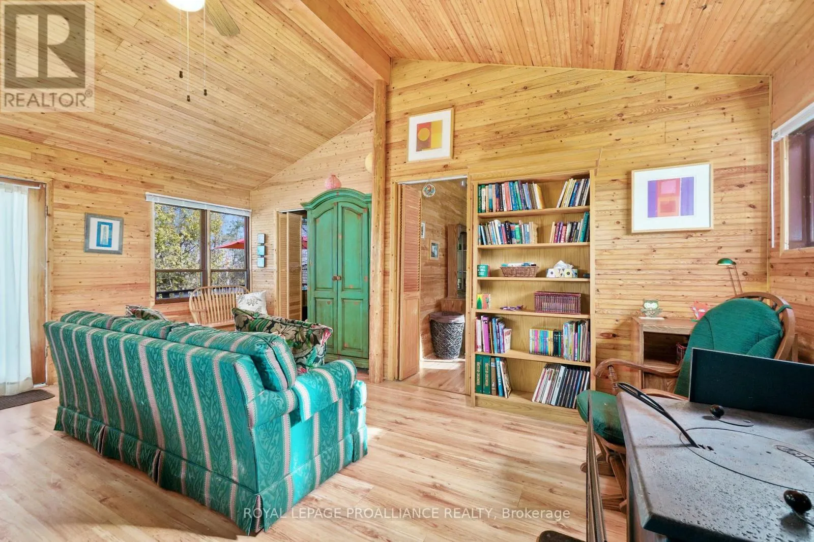 UNIT #11 - 422 ISLAND VIEW ROAD, #Unit #11