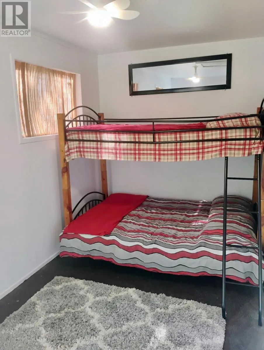 UNIT #11 - 422 ISLAND VIEW ROAD, #Unit #11