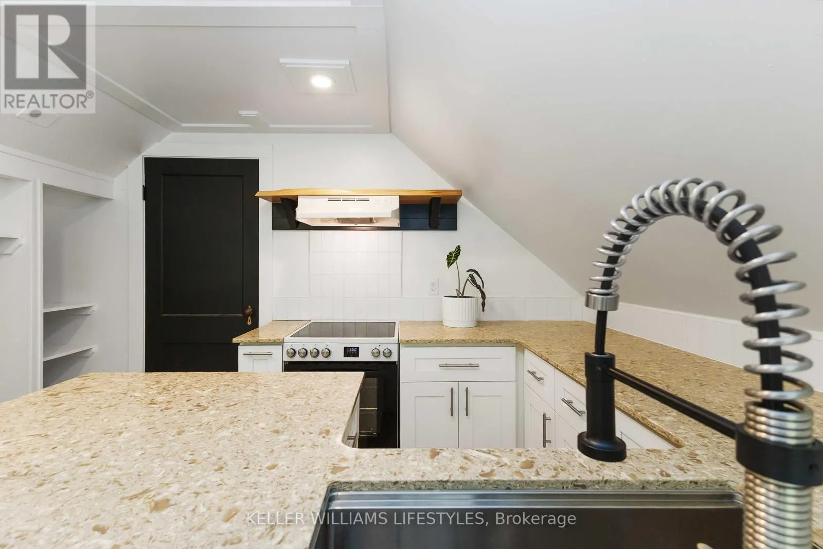 UPPER - 7 CUMMINGS AVENUE, #Upper