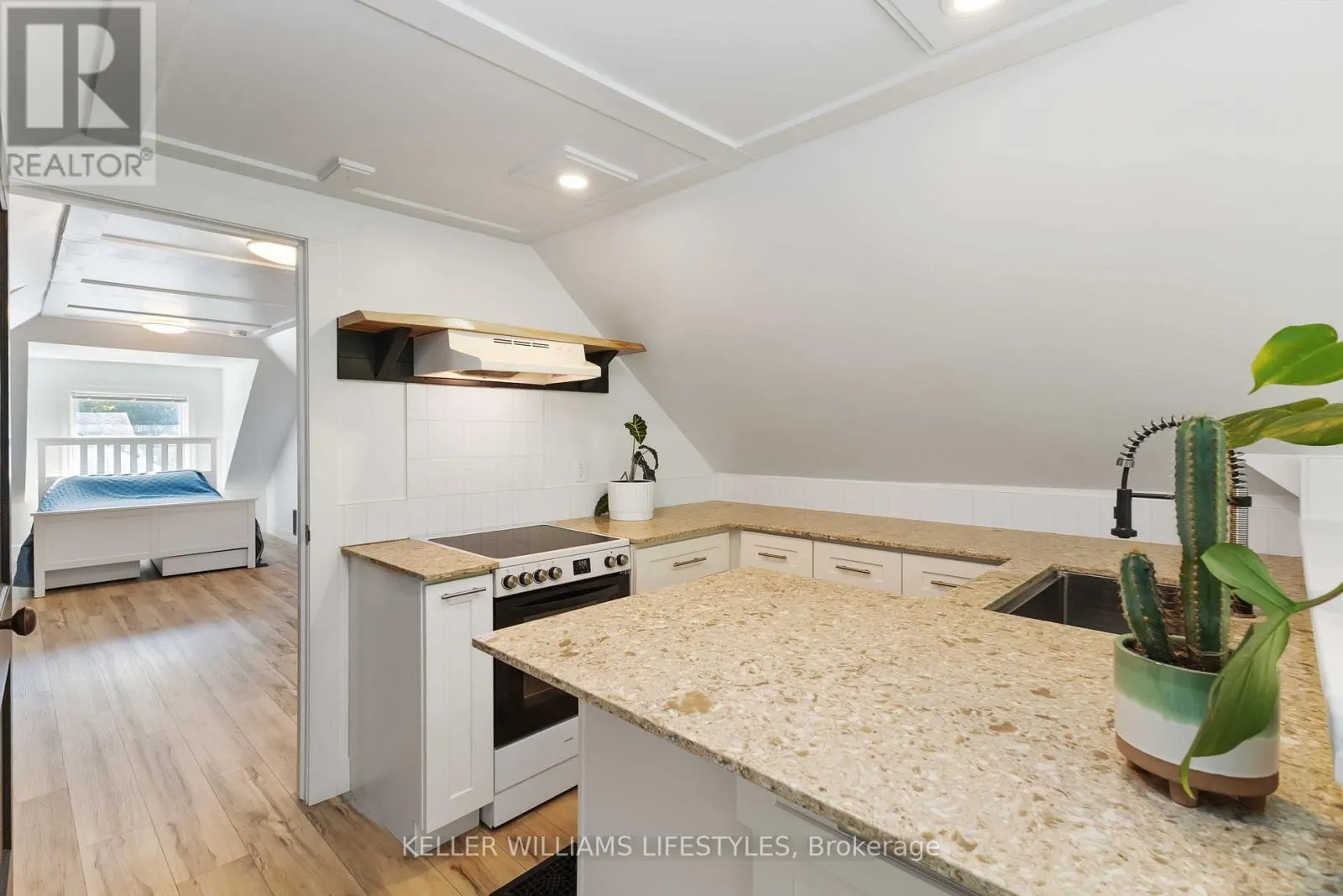 UPPER - 7 CUMMINGS AVENUE, #Upper