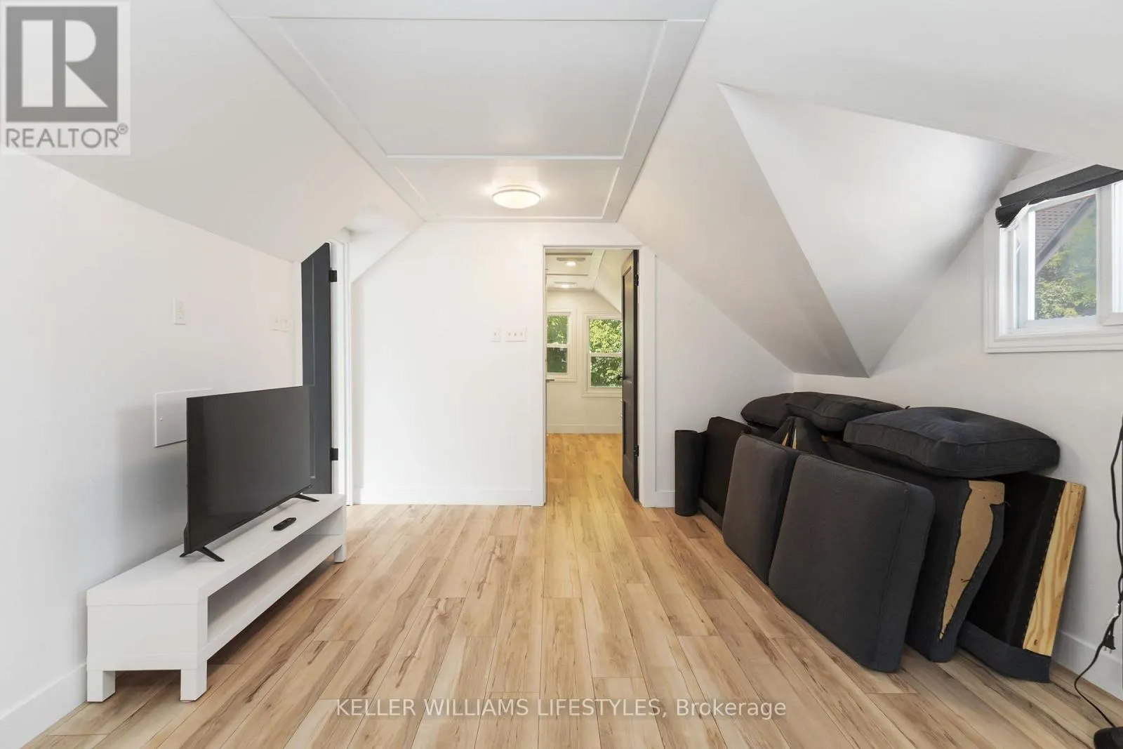 UPPER - 7 CUMMINGS AVENUE, #Upper