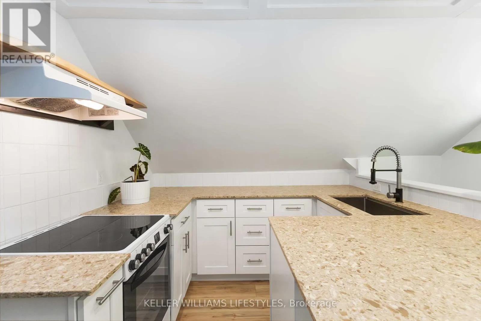 UPPER - 7 CUMMINGS AVENUE, #Upper
