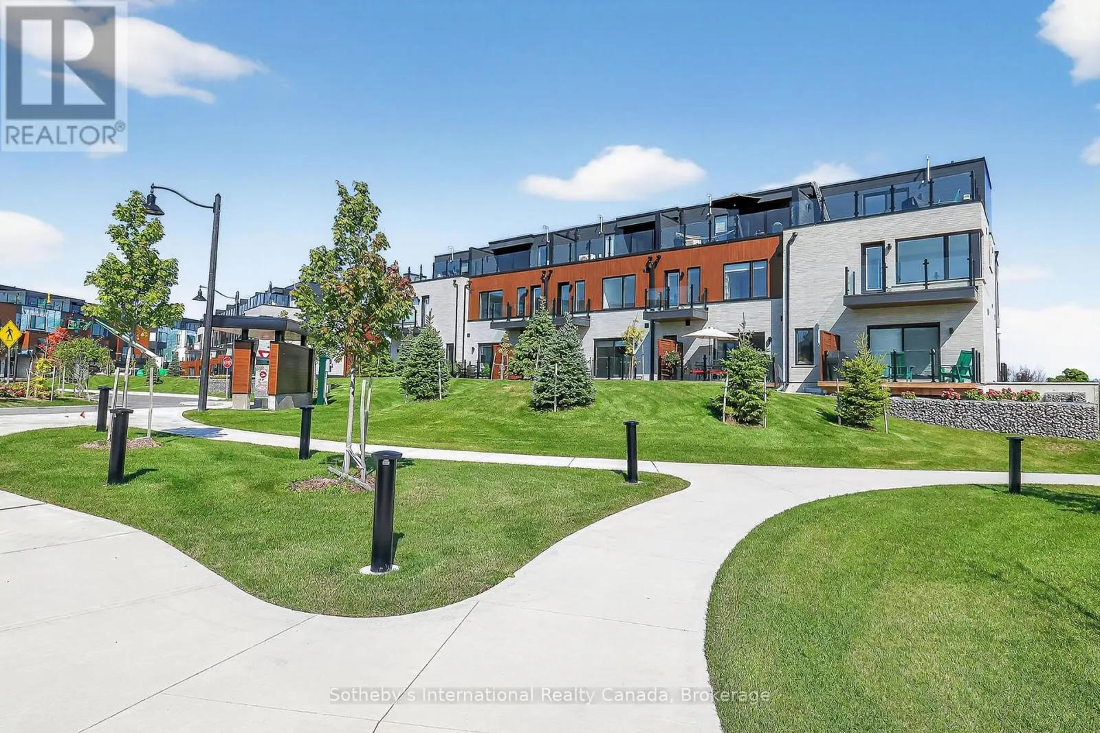 32 - 117 SLADDEN COURT, #32