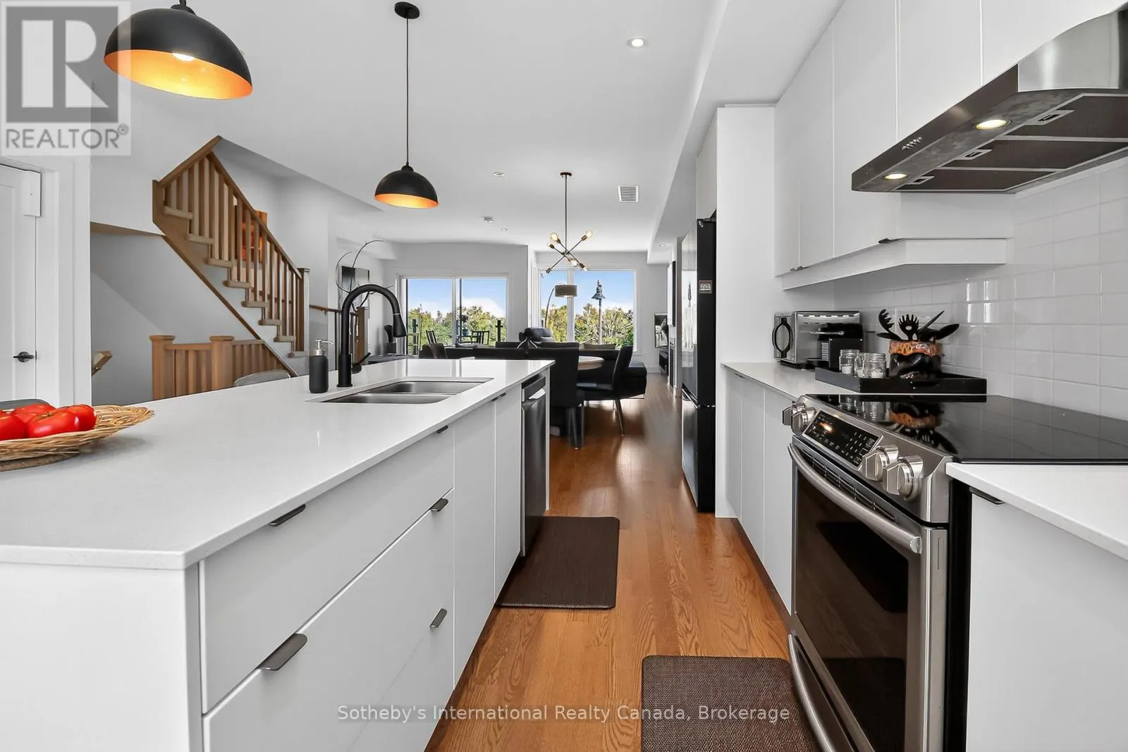 32 - 117 SLADDEN COURT, #32