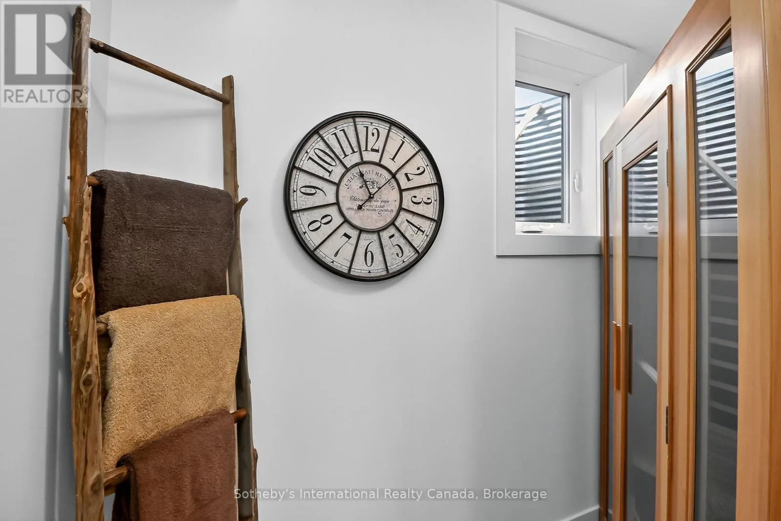 32 - 117 SLADDEN COURT, #32