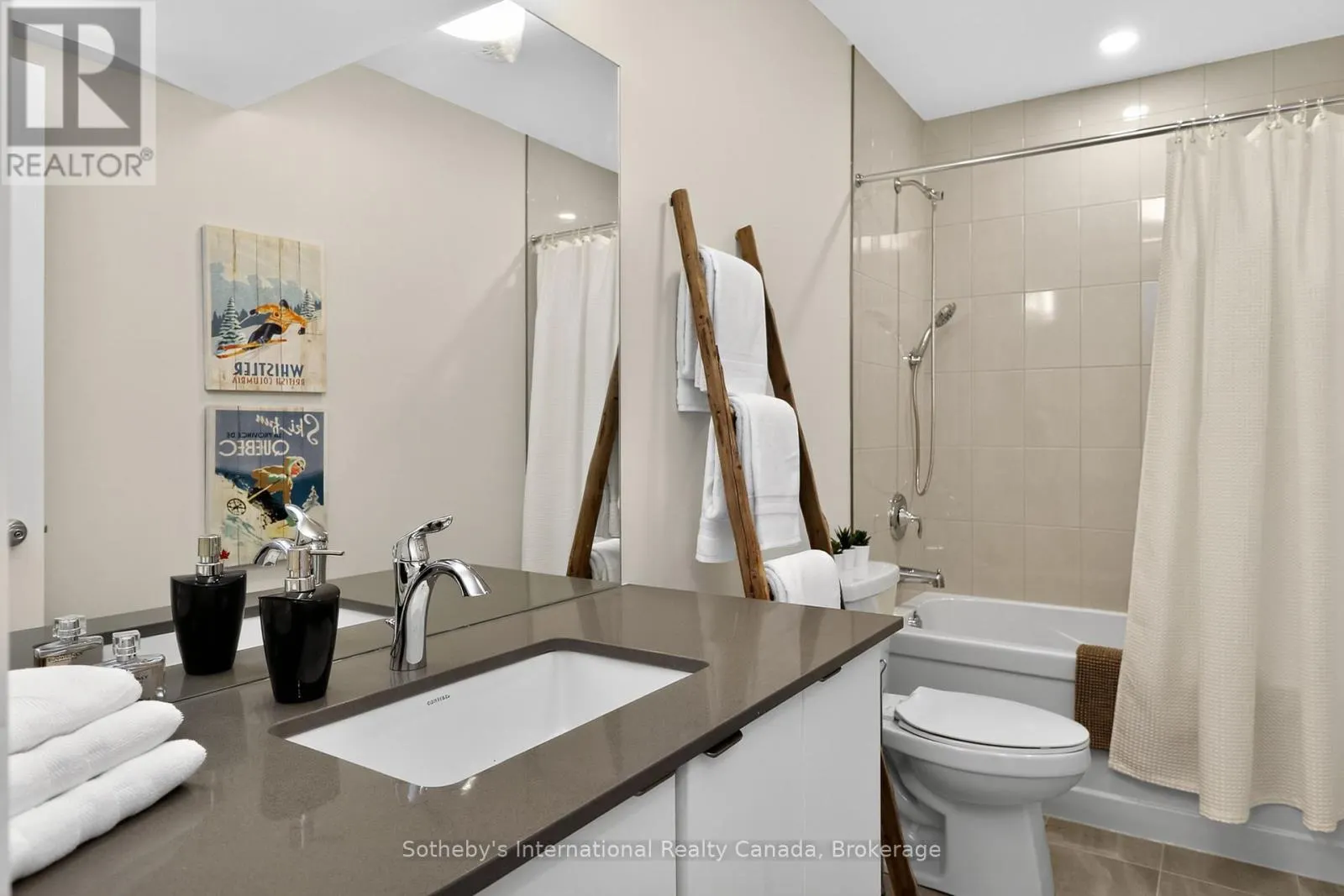 32 - 117 SLADDEN COURT, #32