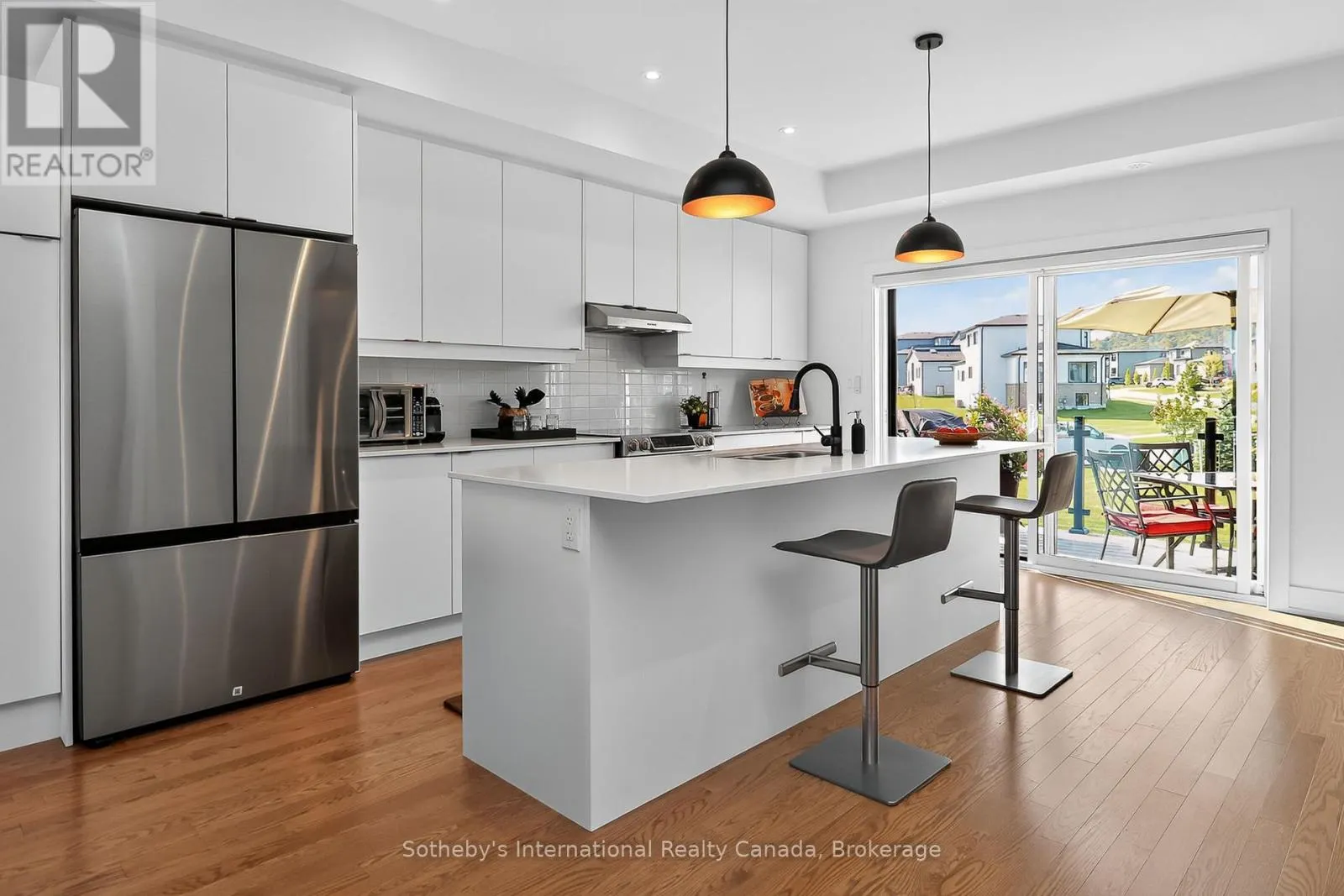 32 - 117 SLADDEN COURT, #32