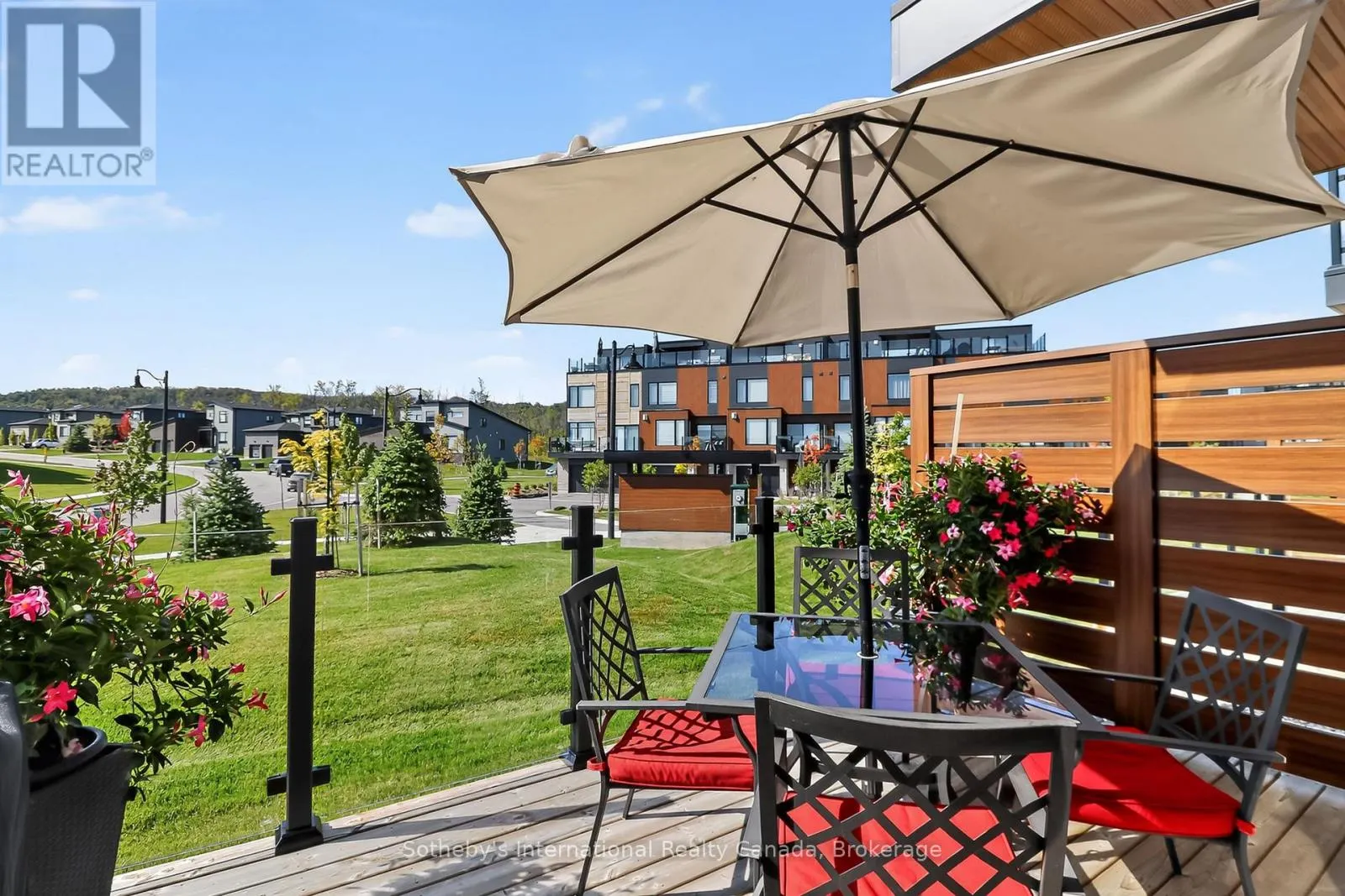 32 - 117 SLADDEN COURT, #32