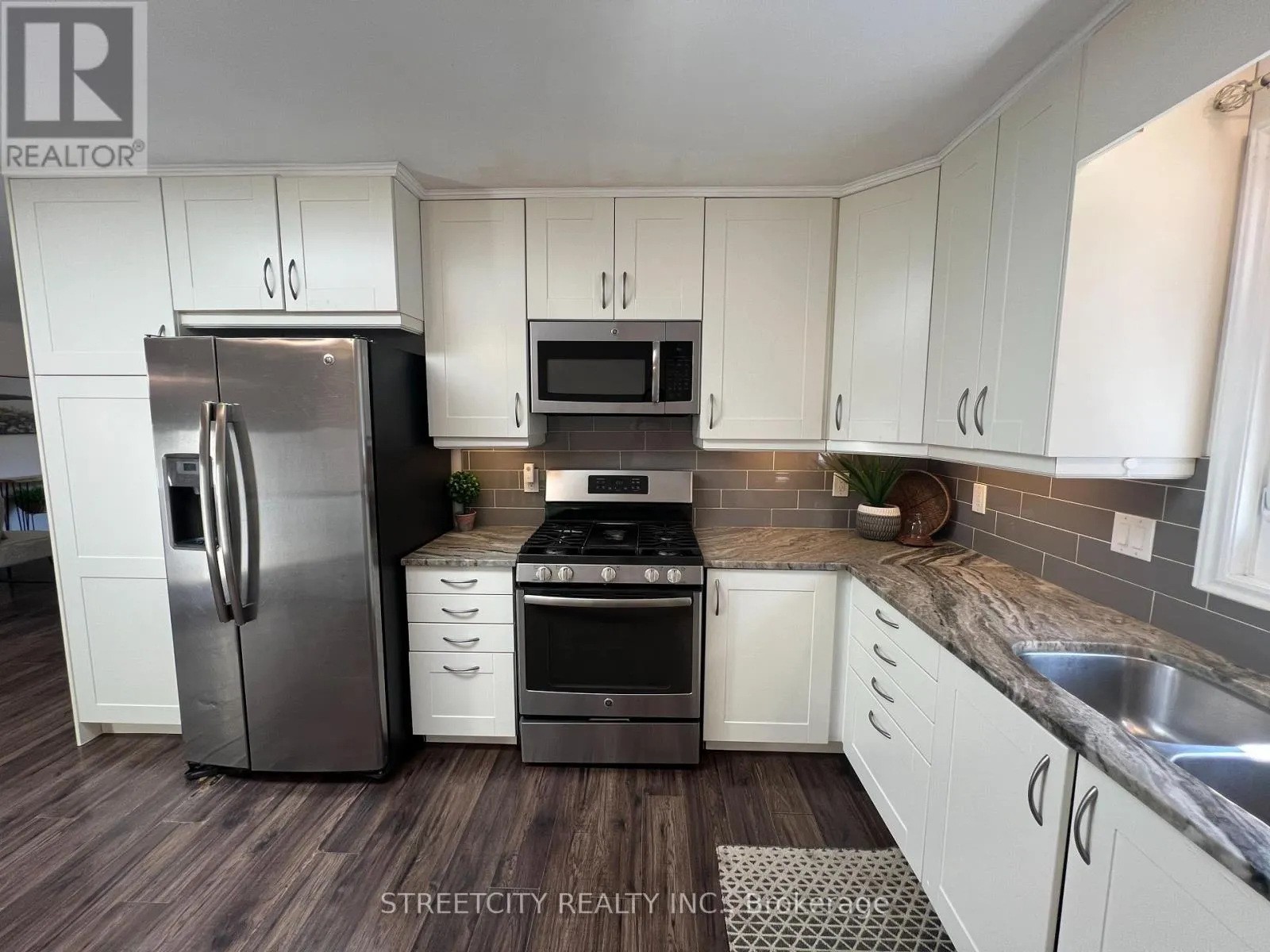295 WALMER GROVE