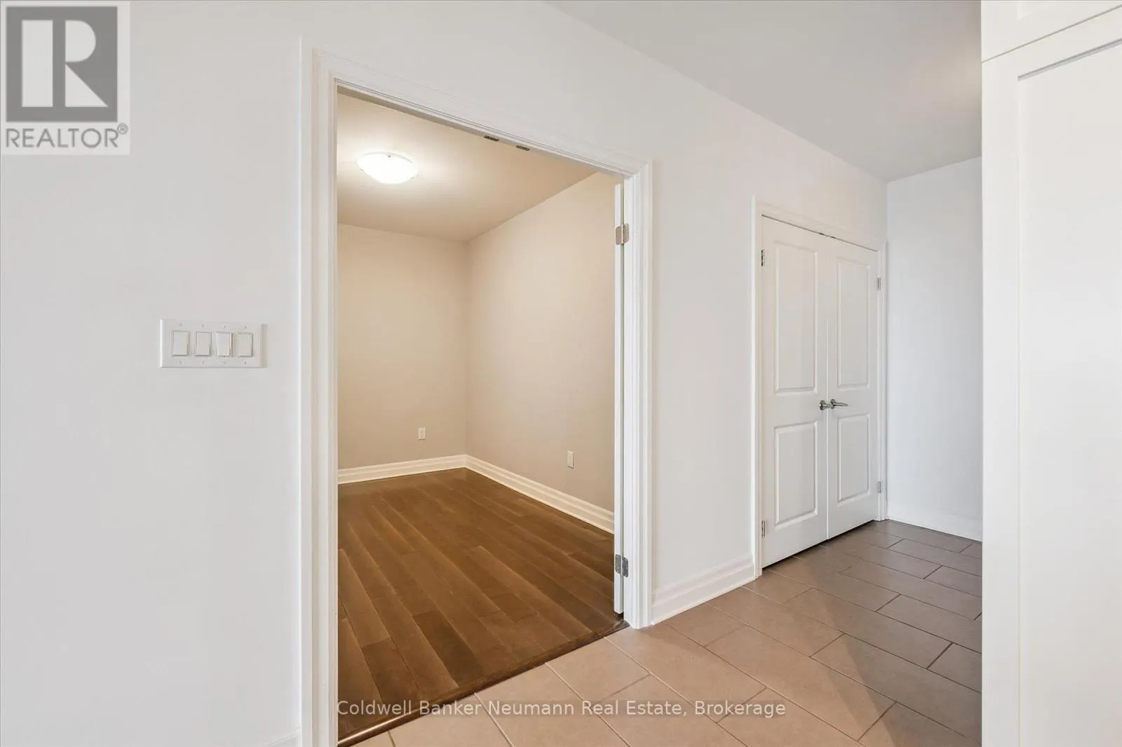 1408 - 160 MACDONELL STREET, #1408