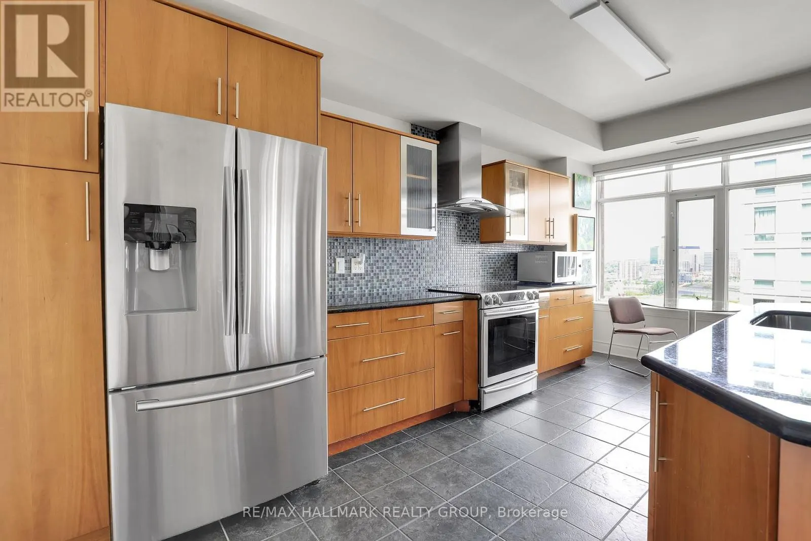 1003 - 85 BRONSON AVENUE