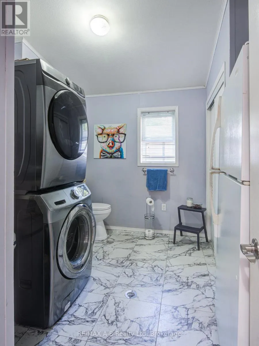 959 - 316489 31ST LINE, #959