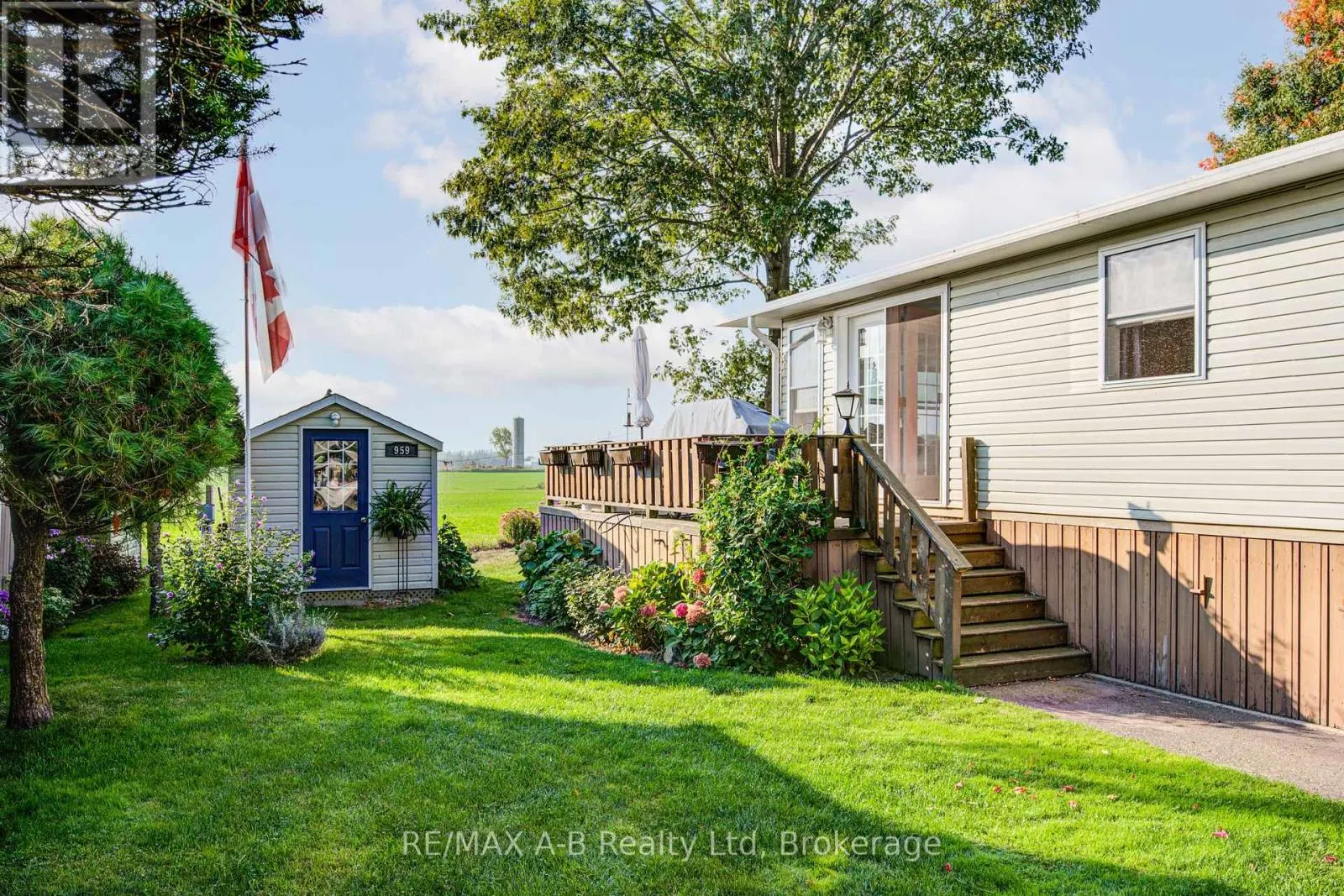 959 - 316489 31ST LINE, #959