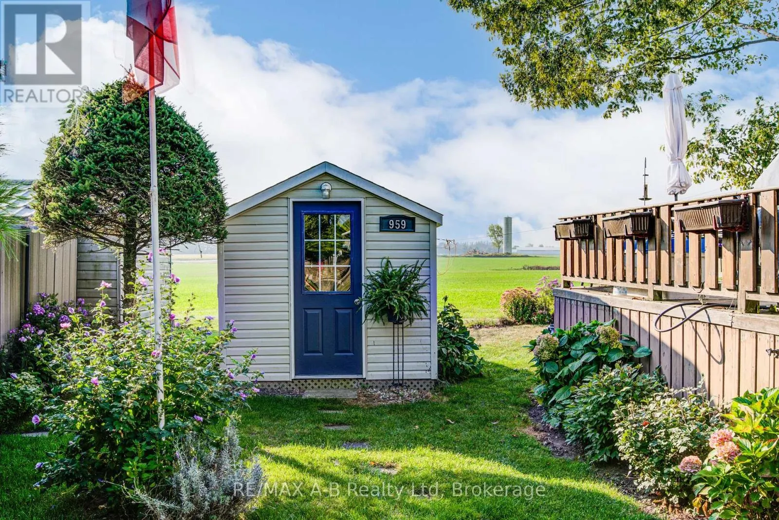 959 - 316489 31ST LINE, #959