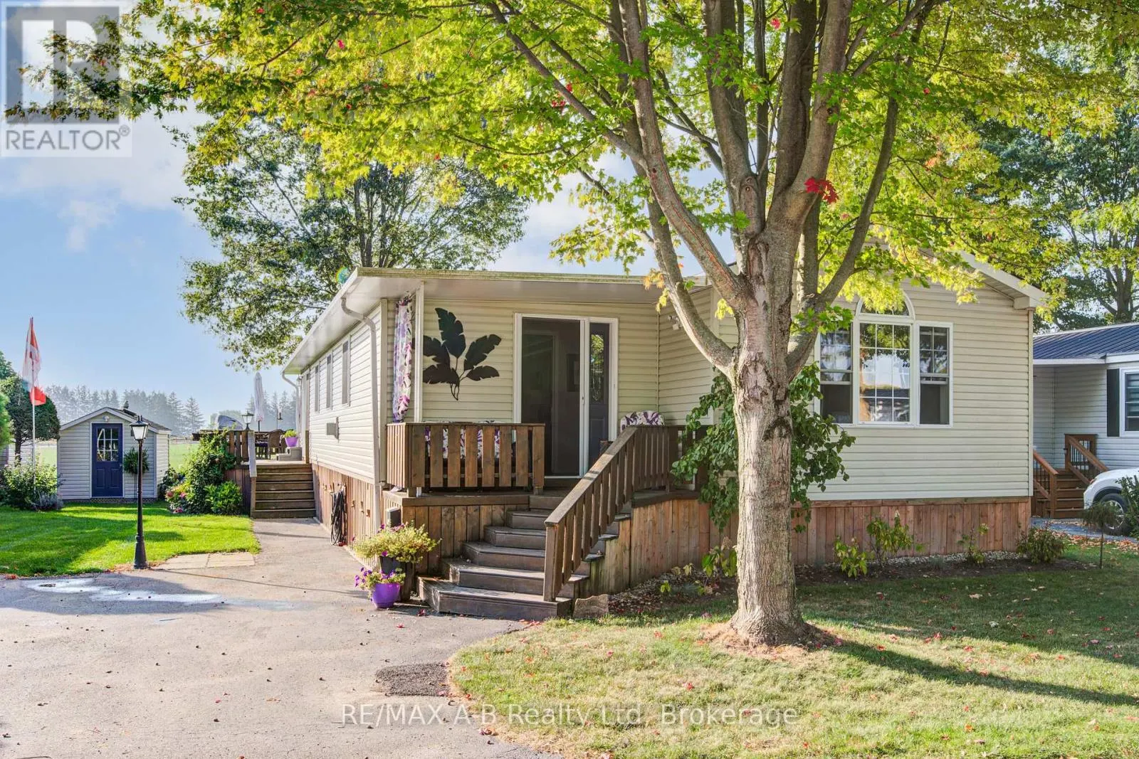 959 - 316489 31ST LINE, #959