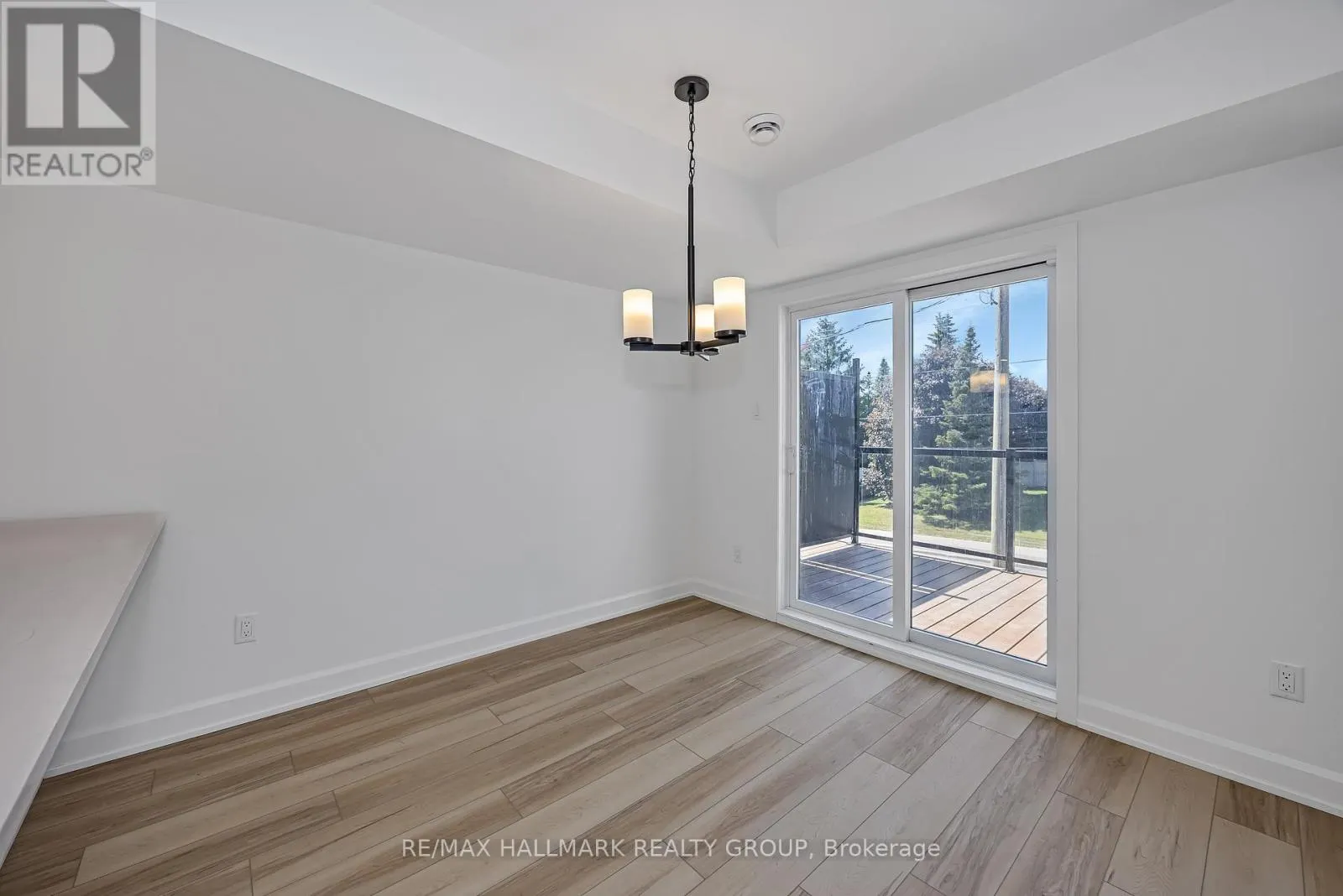 6104 RENAUD RD