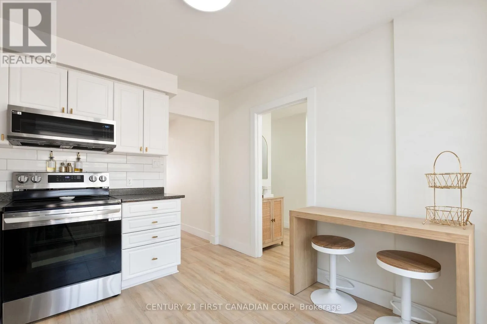 60 - 35 WATERMAN AVENUE, #60