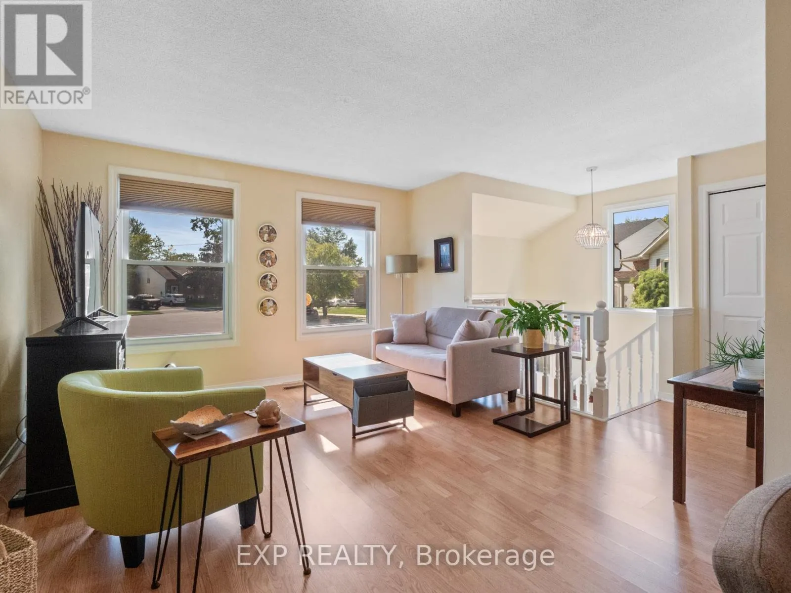36 RAINBOW COURT