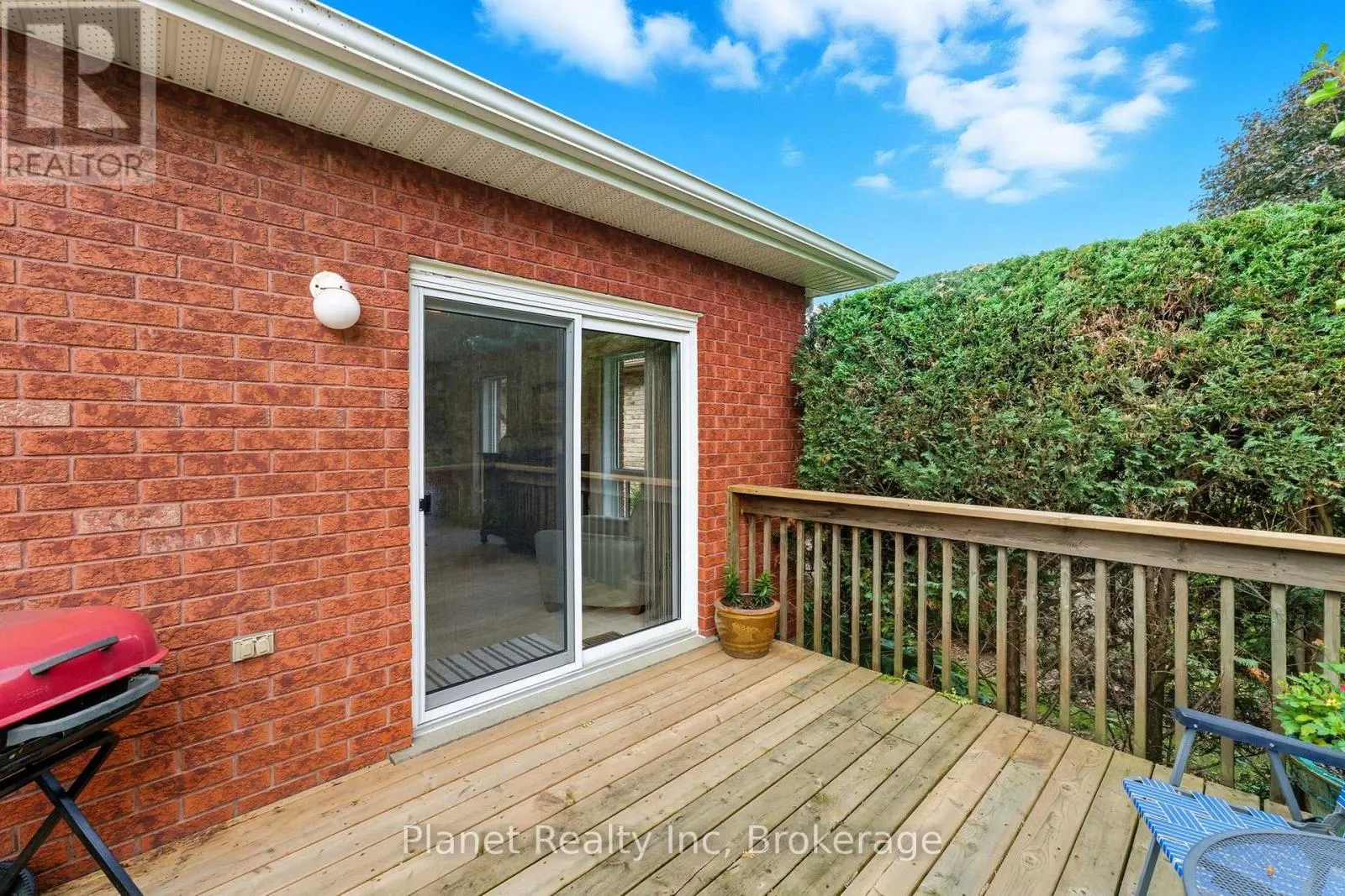 31 HONEYSUCKLE DRIVE