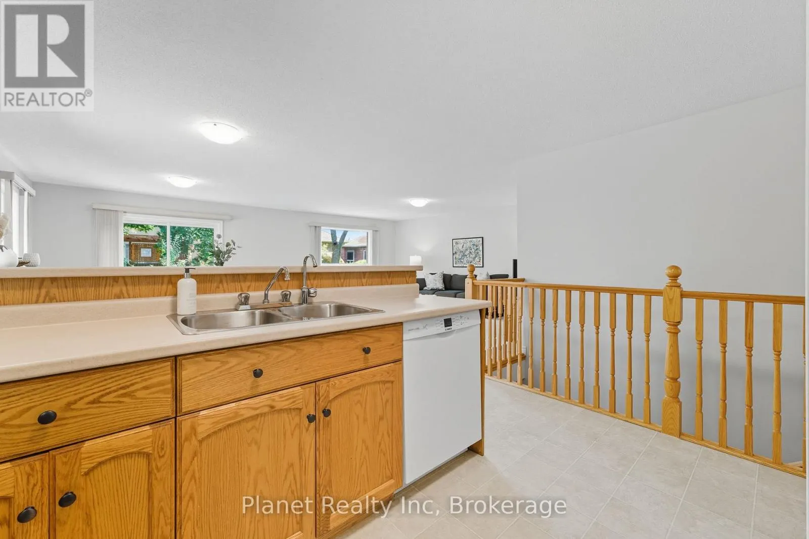 31 HONEYSUCKLE DRIVE