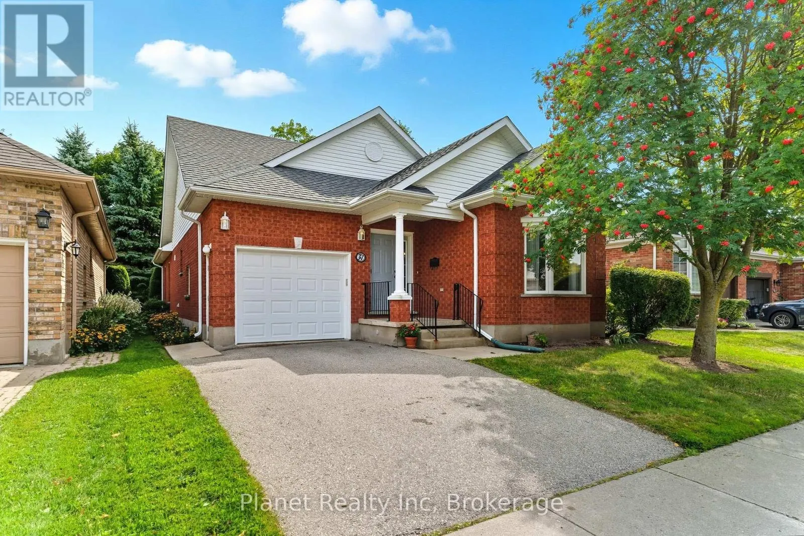 31 HONEYSUCKLE DRIVE