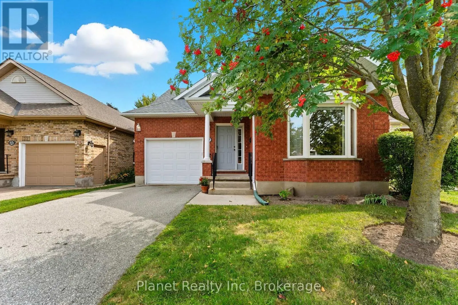 31 HONEYSUCKLE DRIVE