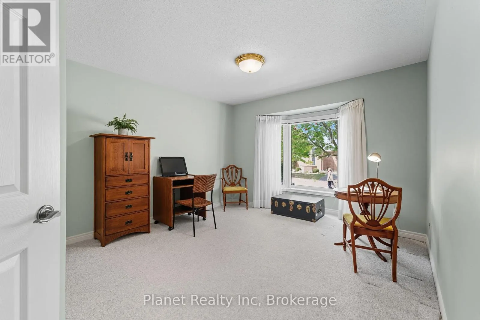 31 HONEYSUCKLE DRIVE