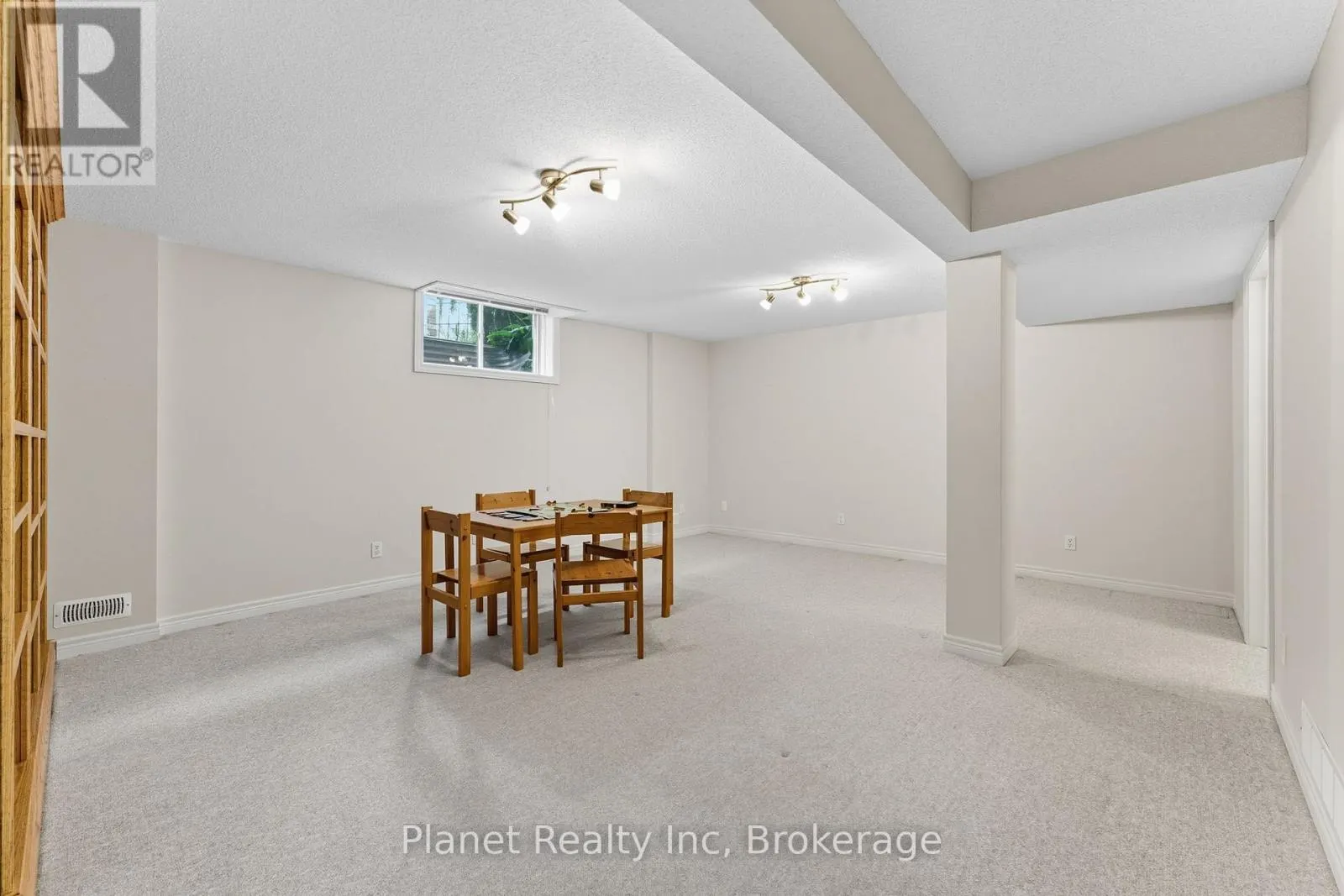 31 HONEYSUCKLE DRIVE