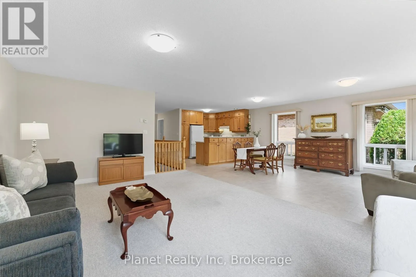 31 HONEYSUCKLE DRIVE