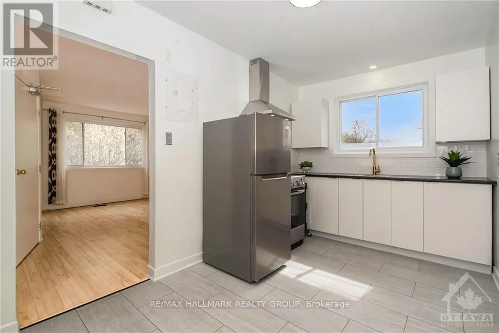 3 - 108 LEBRUN STREET