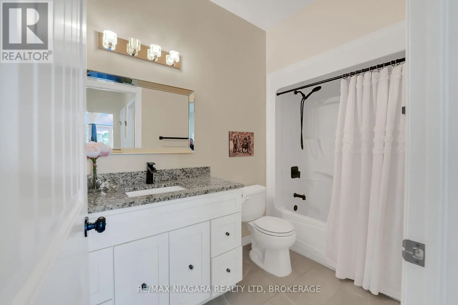 8738 UPPER CANADA DRIVE