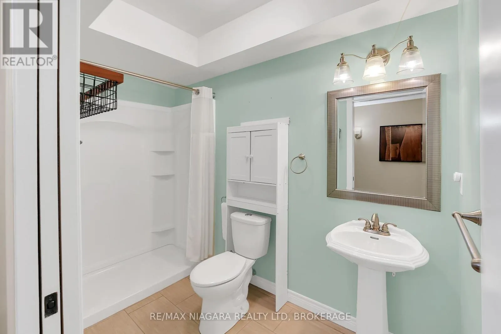 8738 UPPER CANADA DRIVE