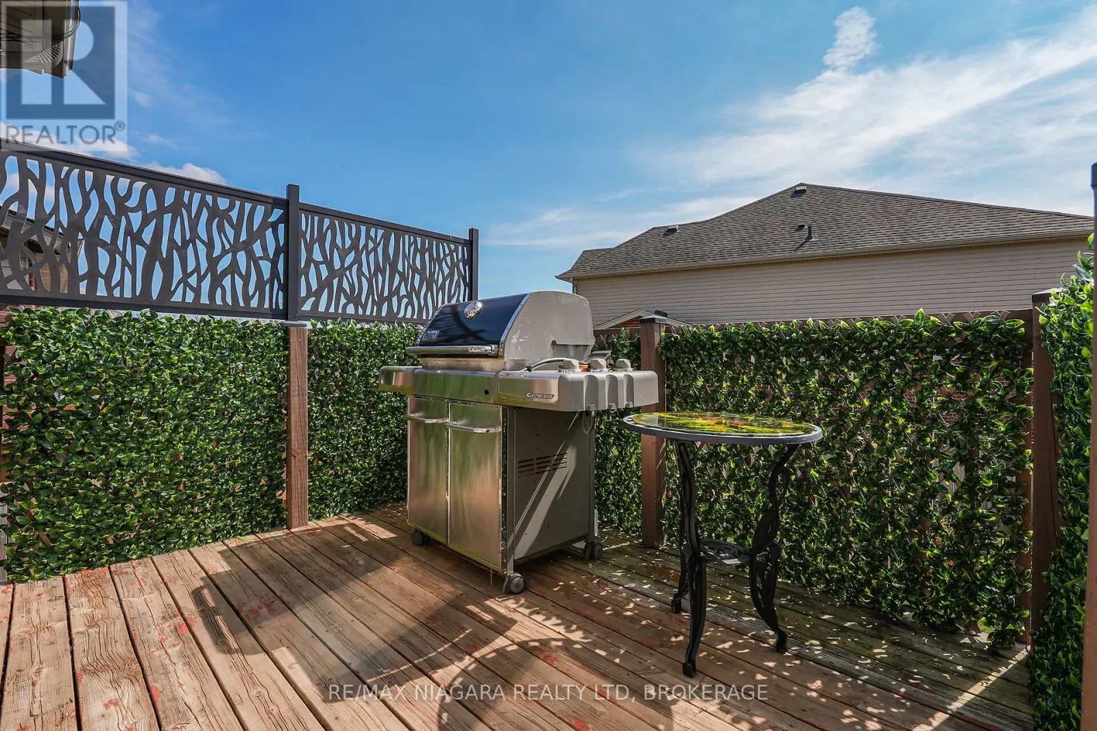 8738 UPPER CANADA DRIVE