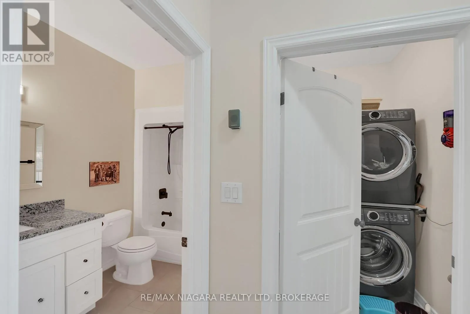 8738 UPPER CANADA DRIVE
