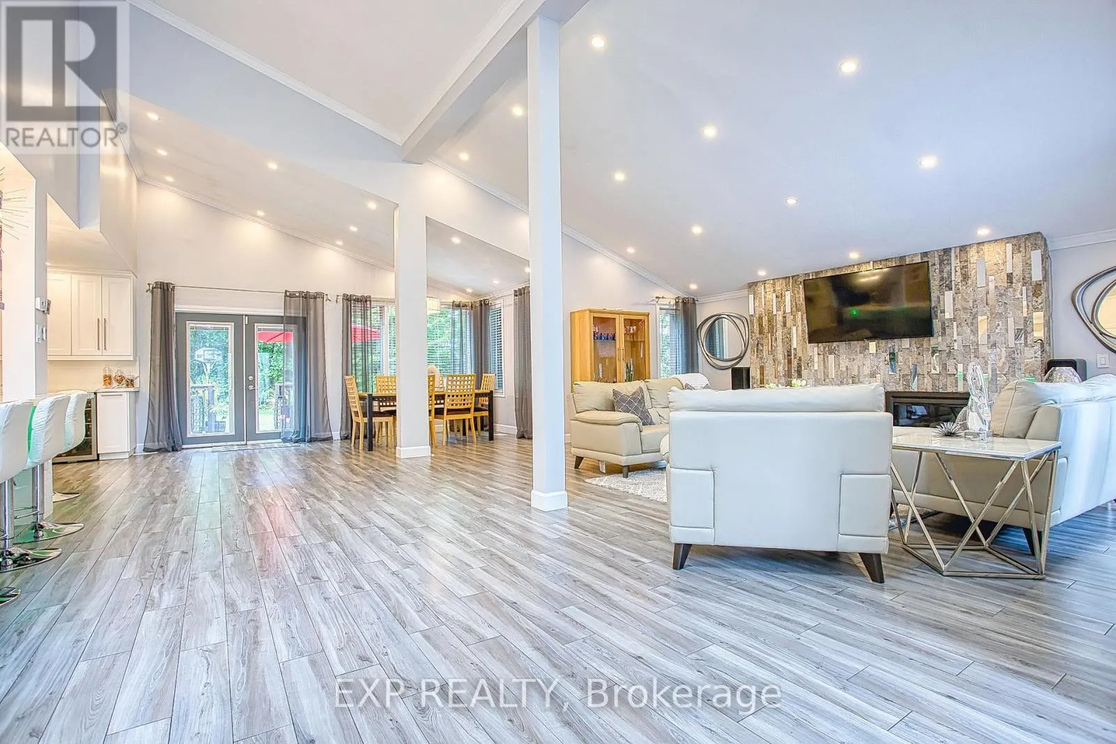 3263 GUYATT ROAD