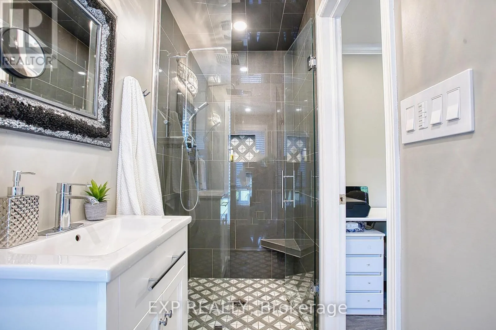 3263 GUYATT ROAD