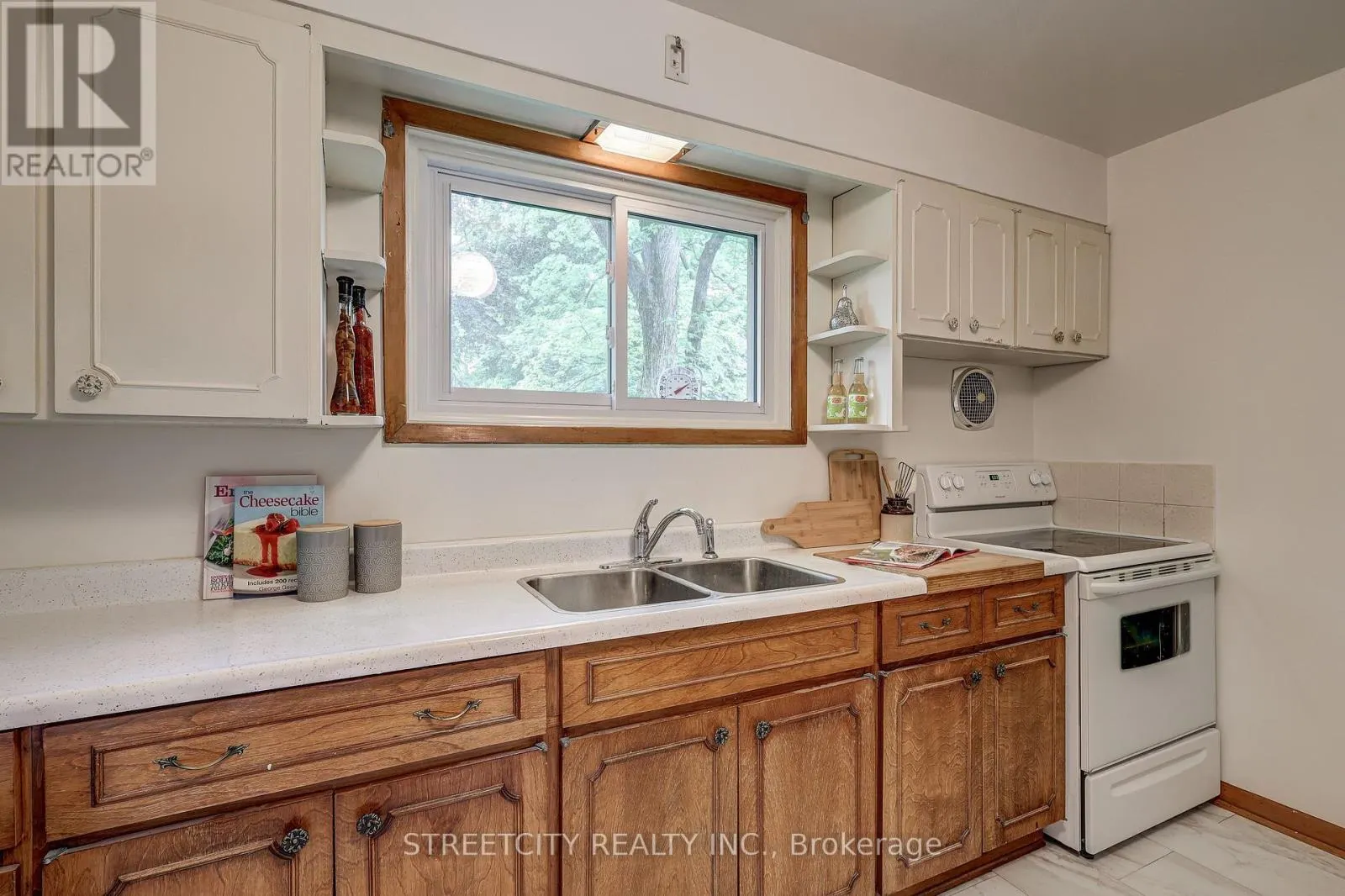 76 BLOOMFIELD DRIVE