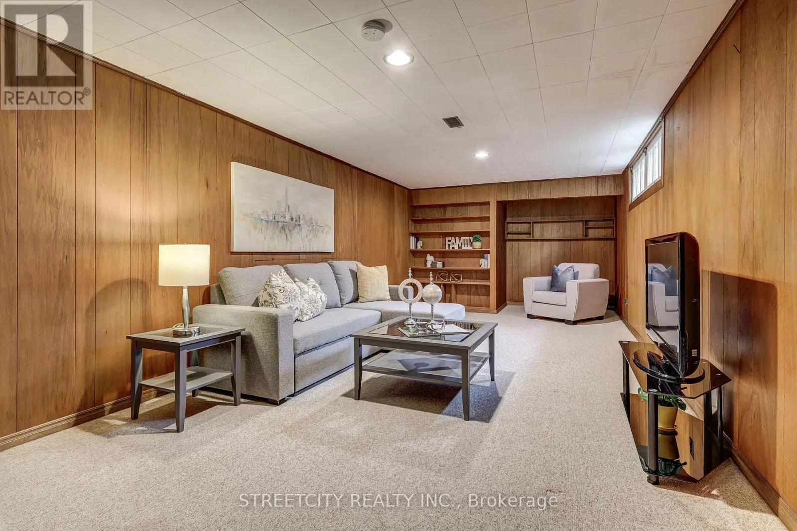 76 BLOOMFIELD DRIVE