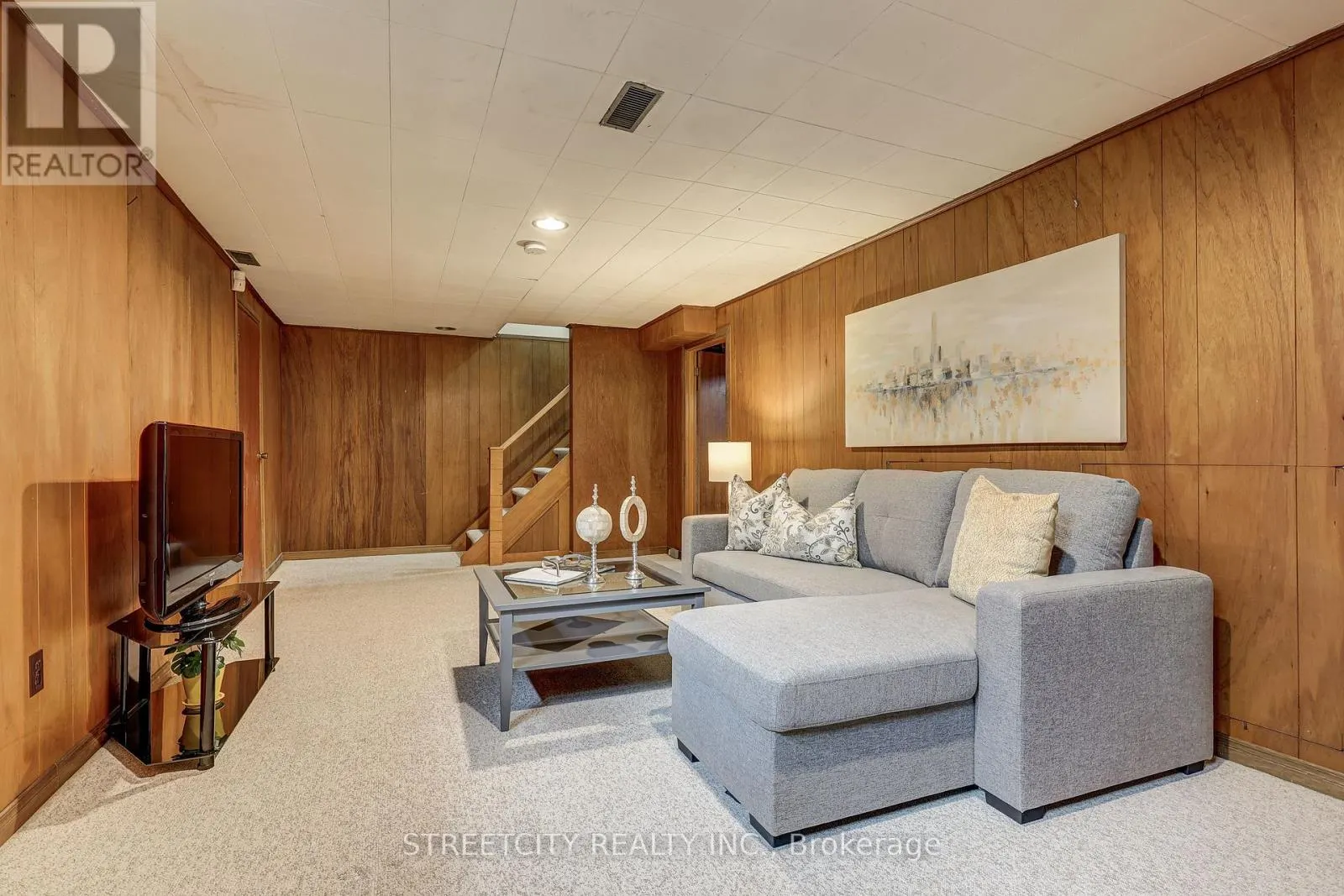 76 BLOOMFIELD DRIVE