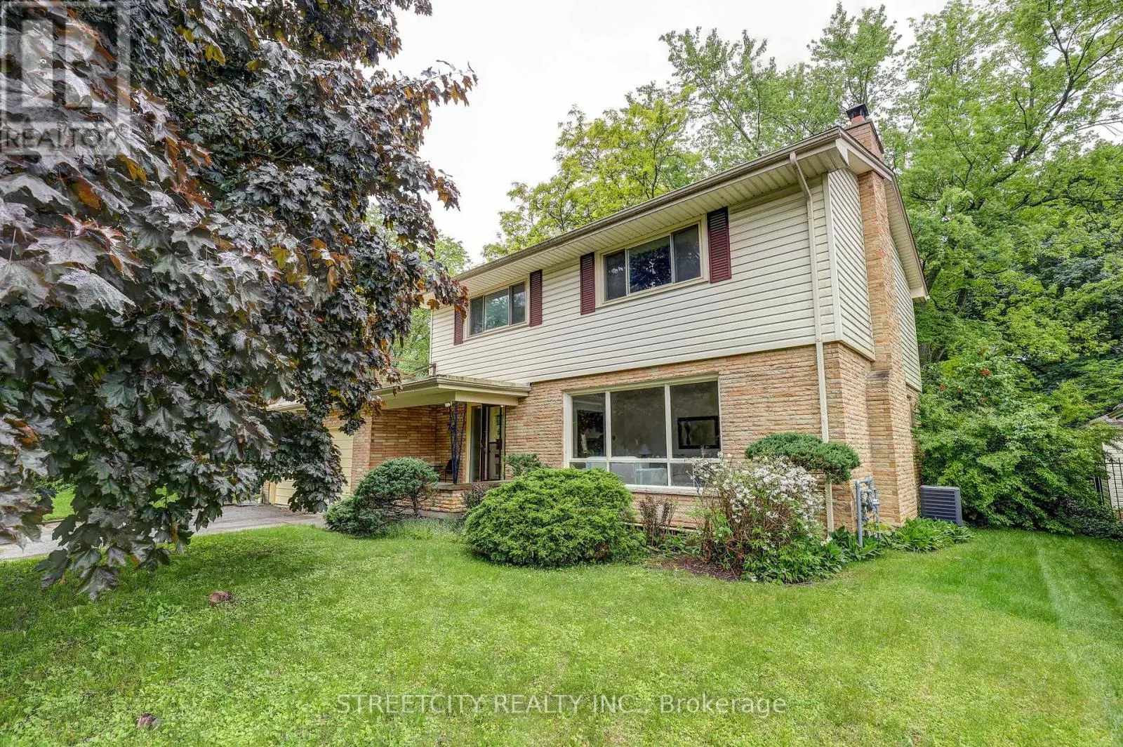 76 BLOOMFIELD DRIVE