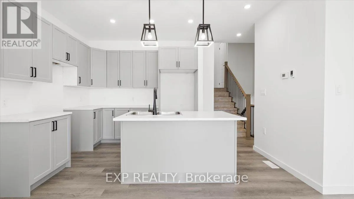15 SUMMIT CRESCENT