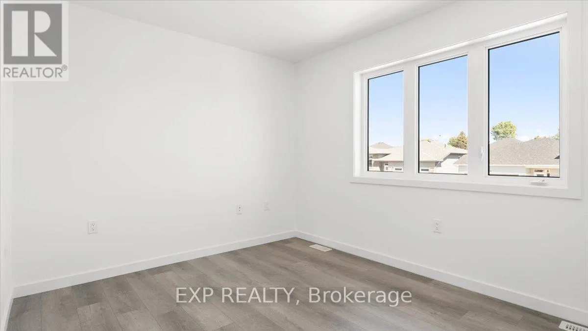 15 SUMMIT CRESCENT