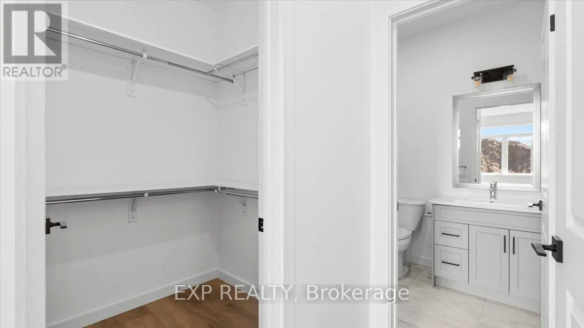 15 SUMMIT CRESCENT