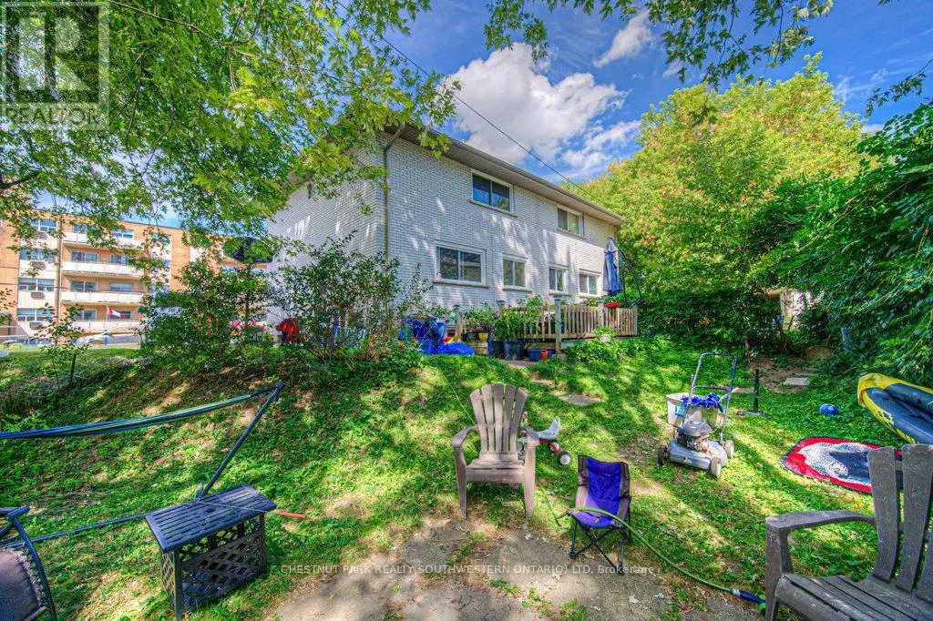 151 FRANKLIN STREET N