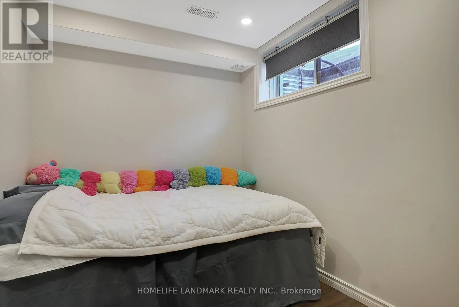 328 VINCENT DRIVE