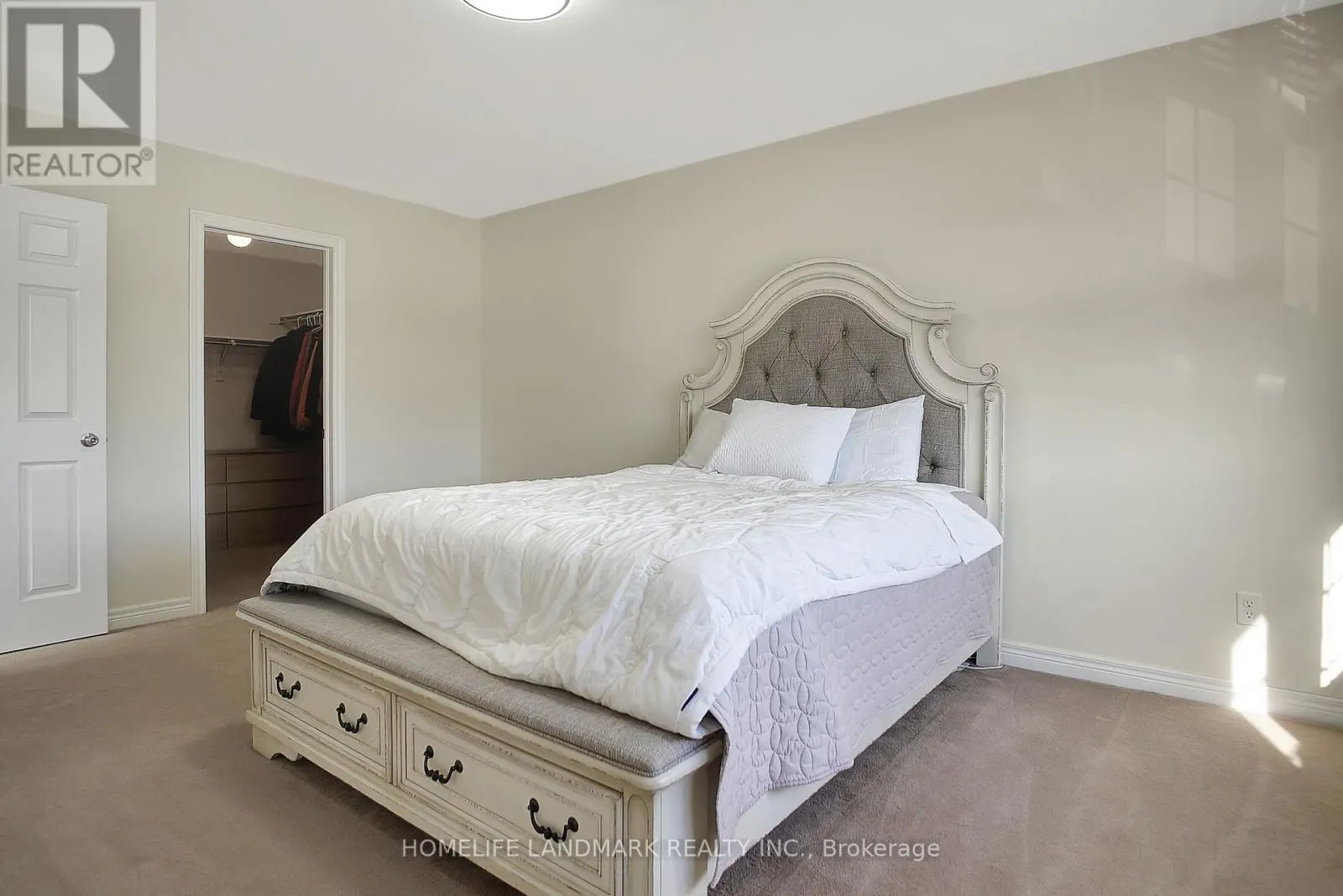 328 VINCENT DRIVE