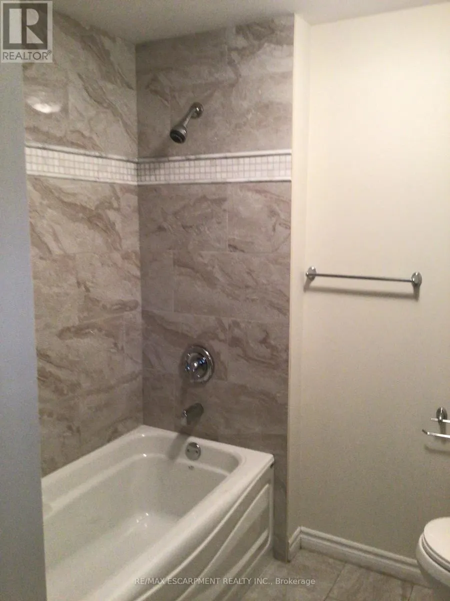 2 - 279 NASHVILLE CIRCLE